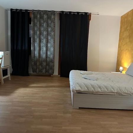 Отель Leone D'Oro 2 - Milano Street Местре Экстерьер фото