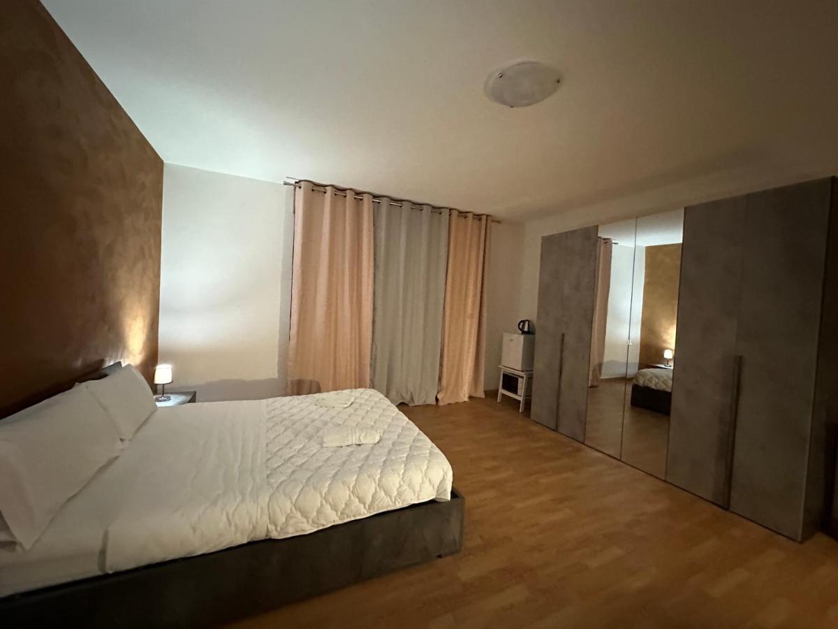 Отель Leone D'Oro 2 - Milano Street Местре Экстерьер фото