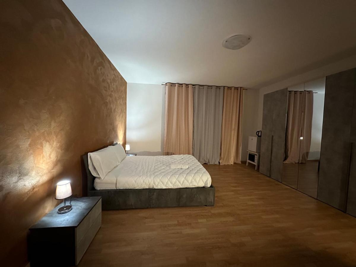 Отель Leone D'Oro 2 - Milano Street Местре Экстерьер фото